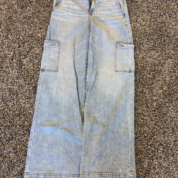 AE Dreamy Drape Stretch Super High-Waisted Cargo Baggy Wide-Leg Jeans - Picture 2 of 4